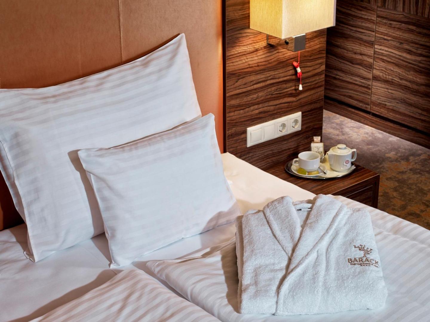 Barack Thermal Hotel And Spa Tiszakécske المظهر الخارجي الصورة
